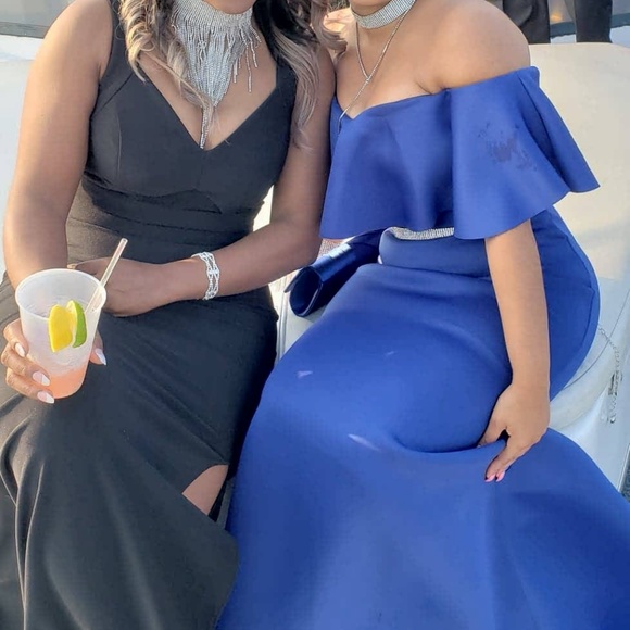 Amazingly stunning bandage floor length gown - Picture 6 of 7